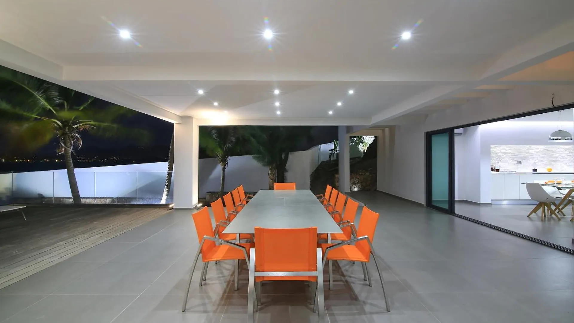 Luxury Villa On The Lagoon Lowlands