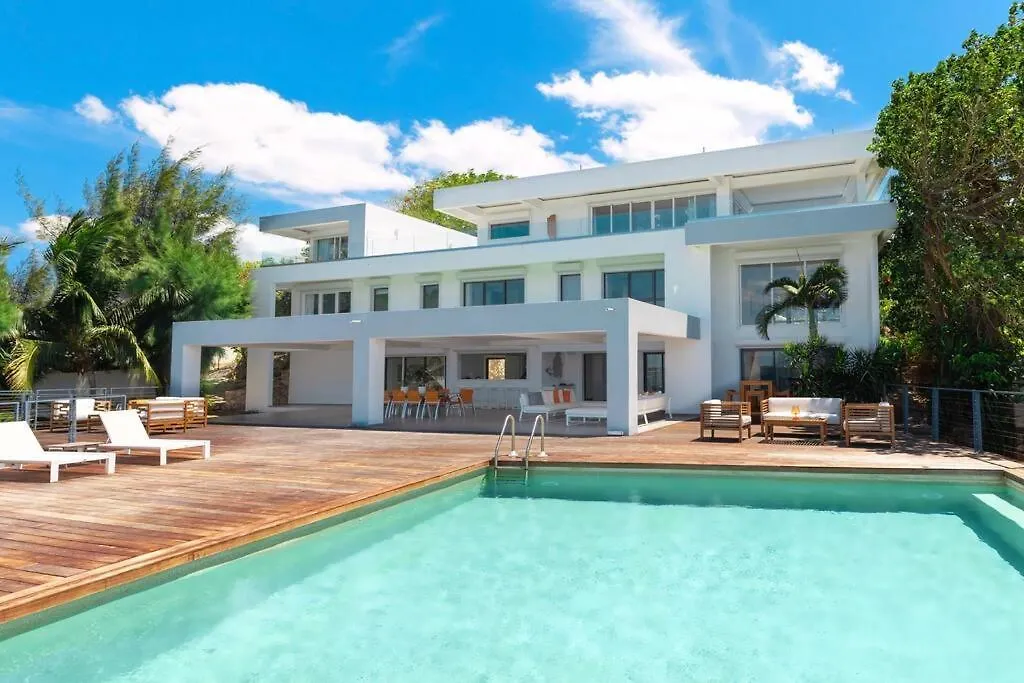 Luxury Villa On The Lagoon Lowlands