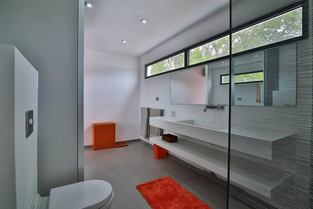 Luxury Villa On The Lagoon Lowlands