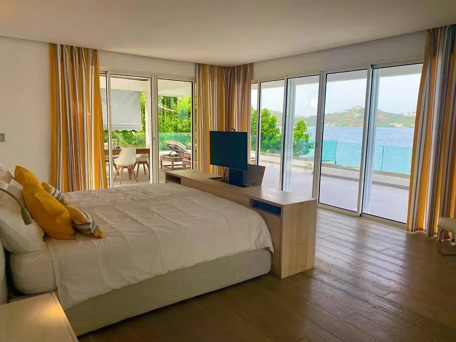 Luxury Villa On The Lagoon Lowlands