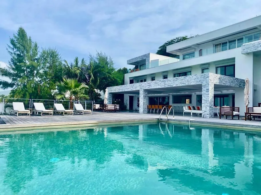 Luxury Villa On The Lagoon contacts